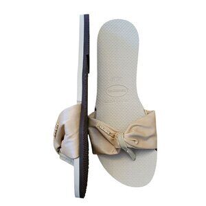 Havaianas Beige Bow Slide Sandals 9/10W Flip Flops Summer Saint Tropez Lush‎